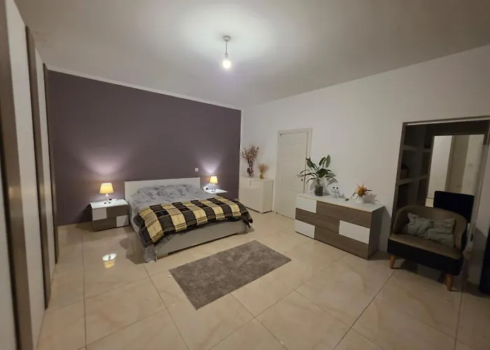 In Town Πανσιόν *